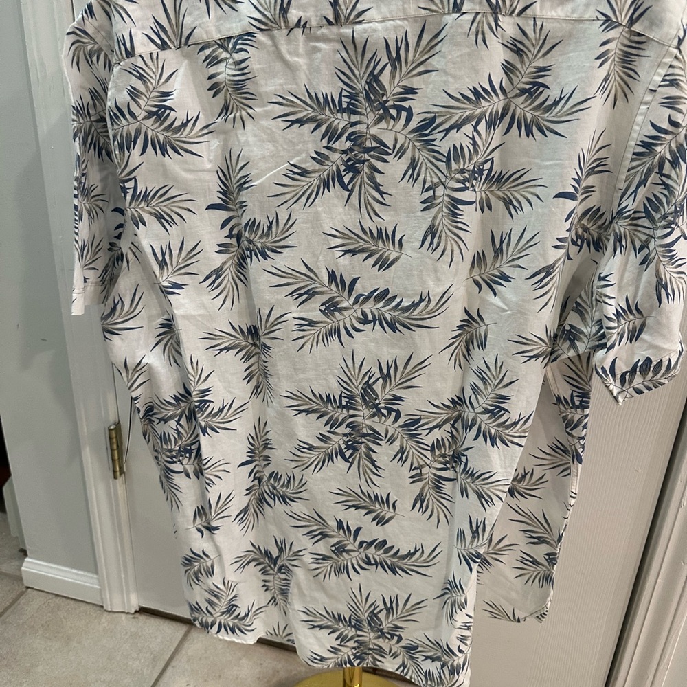 Nautica White and Blue Casual Button Down Shirt